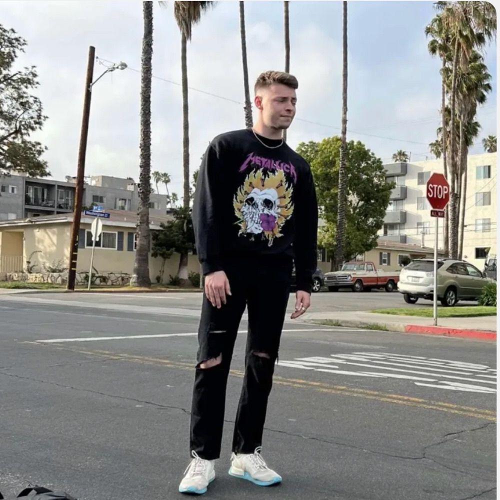 @tonypesta on Bluesky - Jarrett Allen hosted his annual Math and Meals Thanksgiving event, where he hooks up 25 families with groceries and budgeting lessons