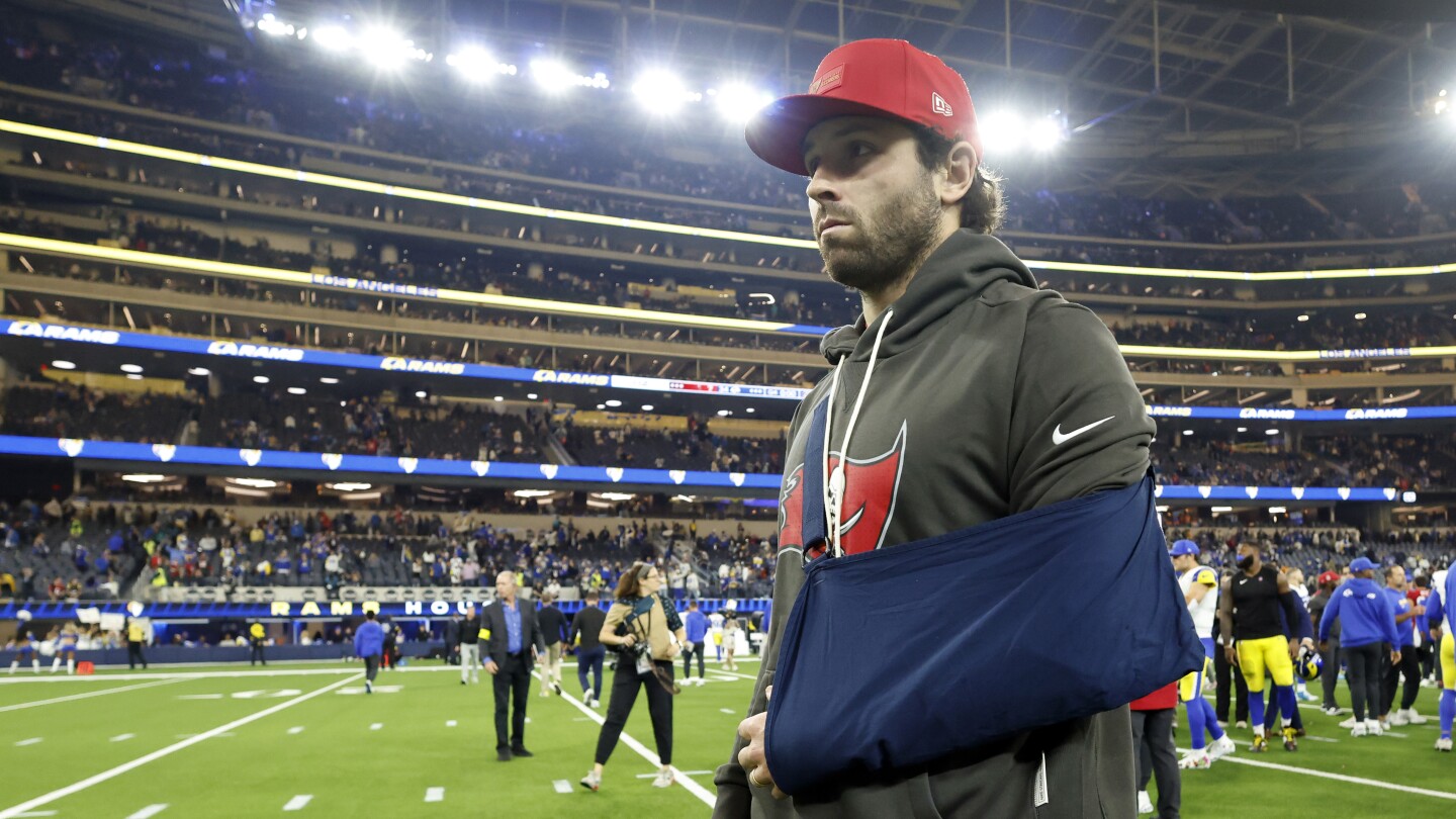 Todd Bowles: Baker Mayfield has a left shoulder sprain, will get an MRI on Monday