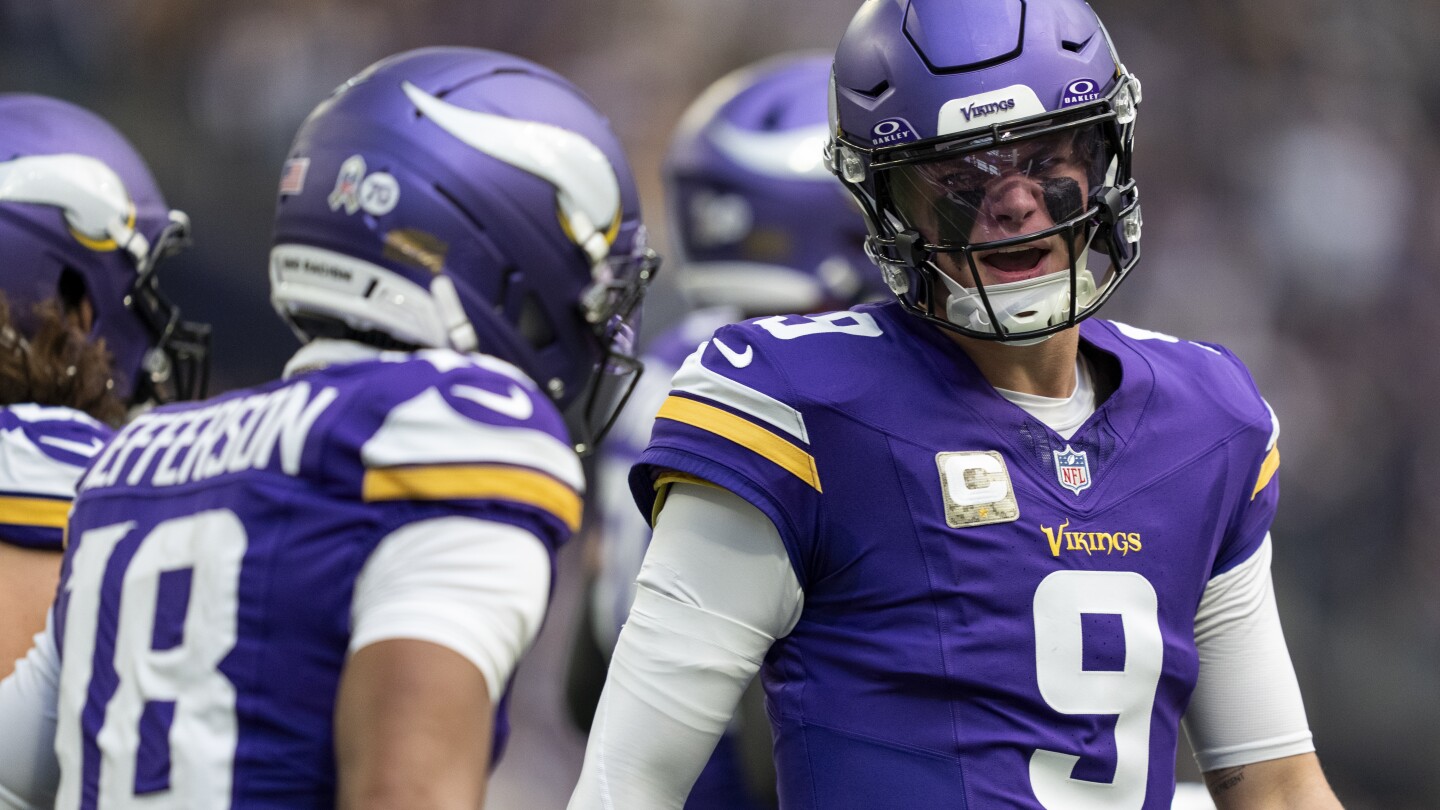 Justin Jefferson still has J.J. McCarthy's back