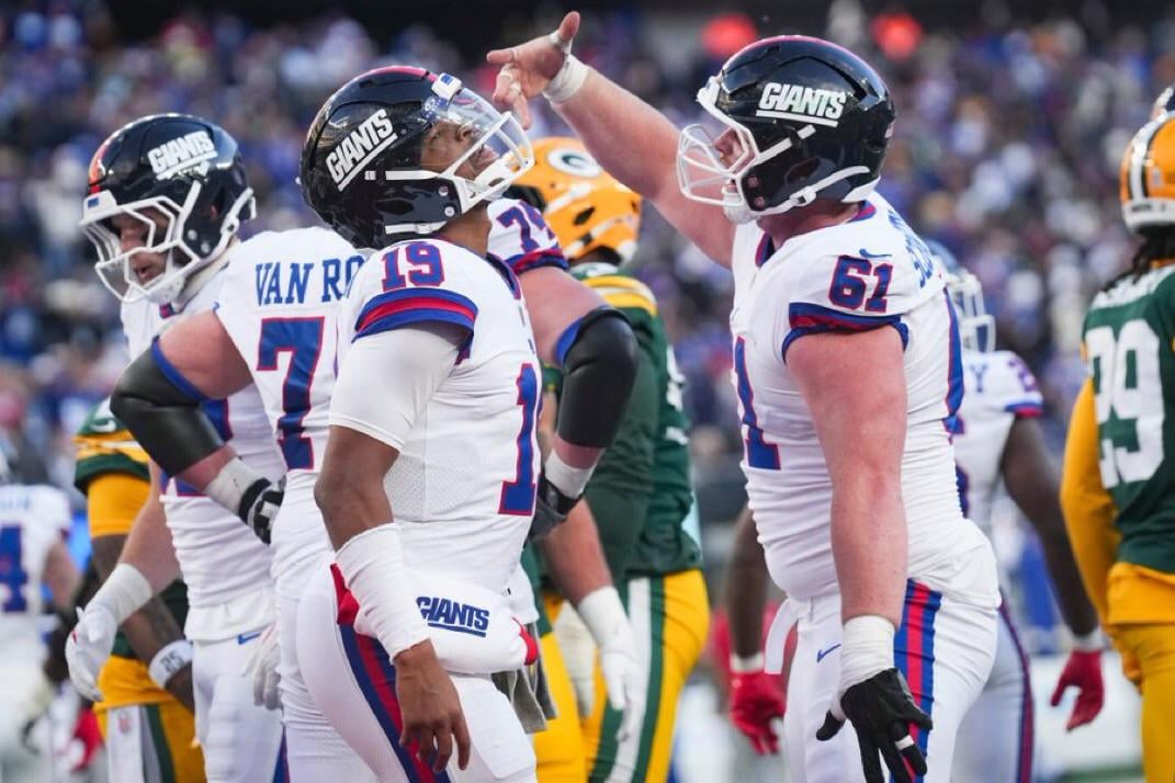 John Michael Schmitz was the Giants' HIGHEST graded pass-protector in Week 11.JMS didn't give up a single pressure. In fact, he's given up only 2 pressures in last 5 games.MASSIVE growth is happening there.