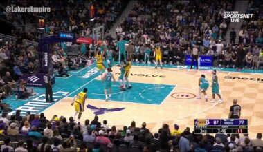 [Highlight] Luka drives down the lane and dunks it