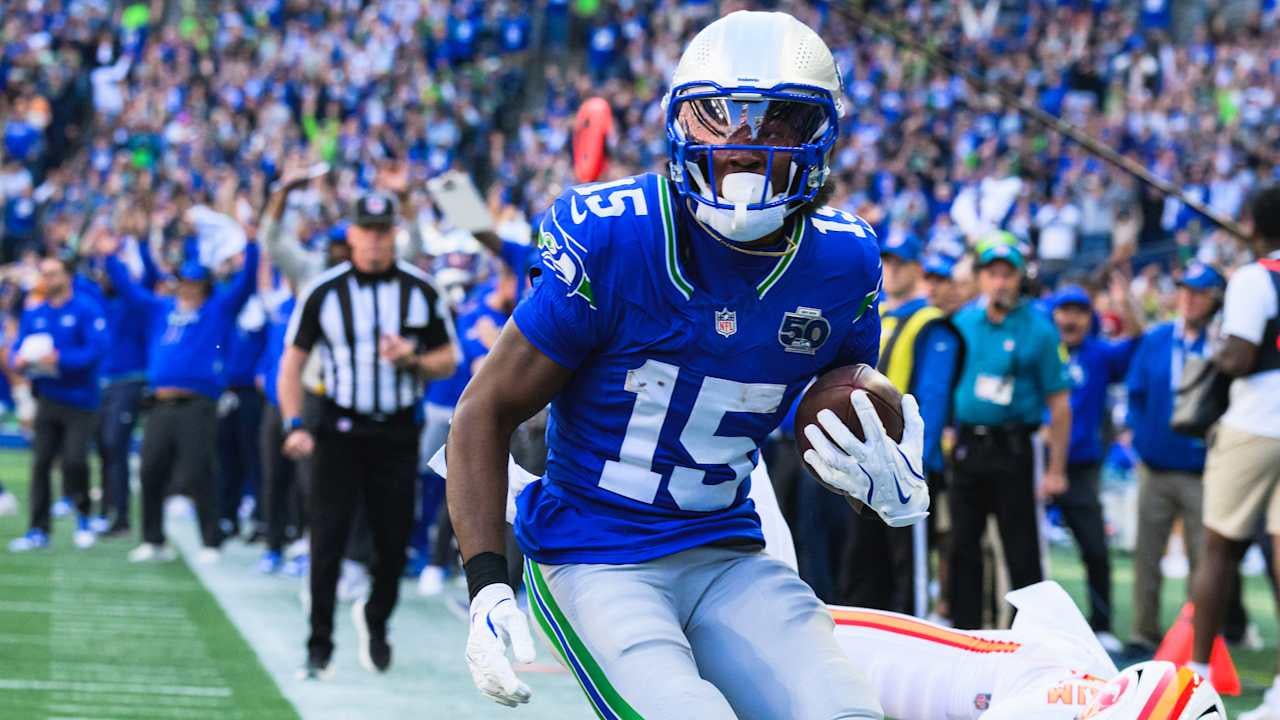 Seahawks Place WR Tory Horton On Injured Reserve, Elevate Two From Practice Squad