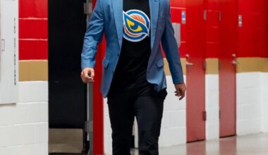 Mackie being a beauty today and repping the Vancouver Goldeneyes, where his twin sister Maddy plays!