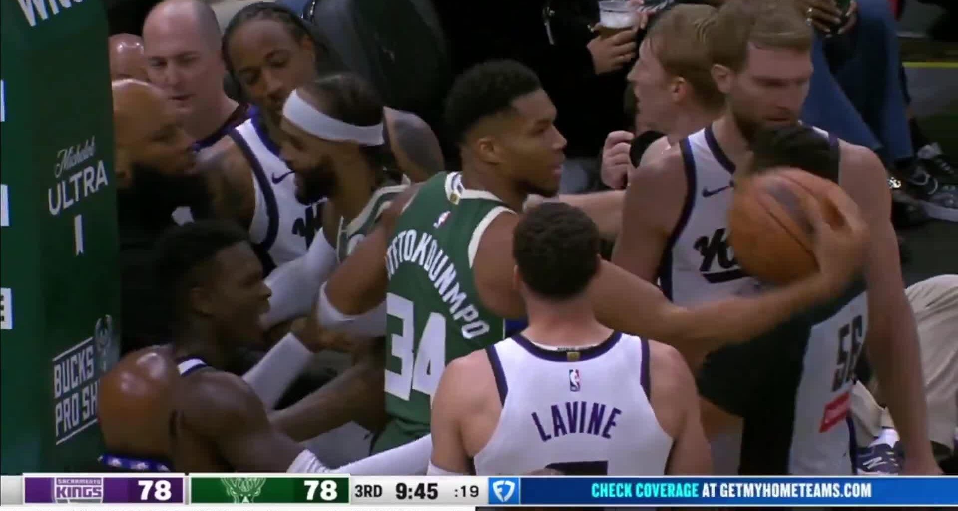 [Highlight] Giannis gets wrapped up by multiple kings defenders to prevent him from getting to the basket