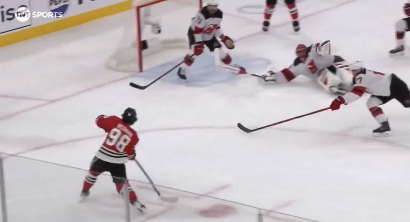 🚨 Connor Bedard is on FIRE. Goals in 4 straight, 10 points in his last 3 games, and a 9-game pt streak (18). Now has 10-16—26 in 17 GP