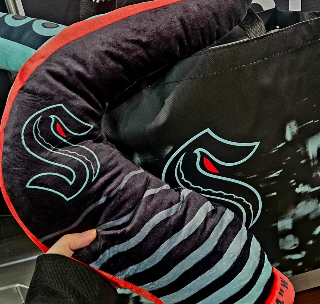 Third jersey tentacle fan hand