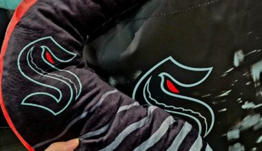 Third jersey tentacle fan hand