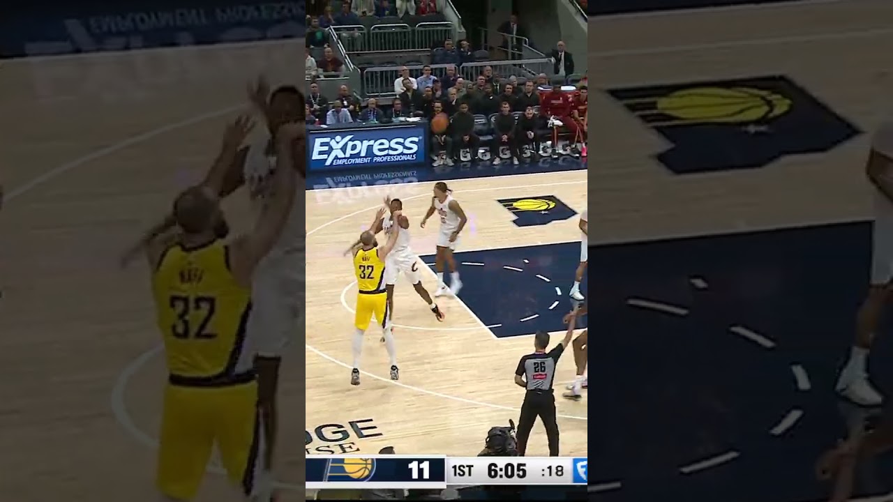 Jay Huff with his Second Three 🎯