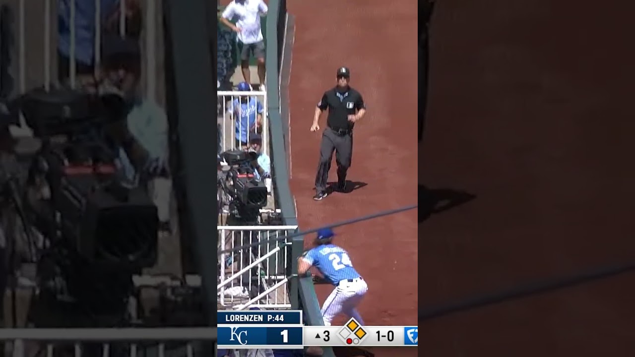 Michael Lorenzen Makes A Gold Glove-Worthy Catch #royals #pitcher #baseballhighlights #mlb