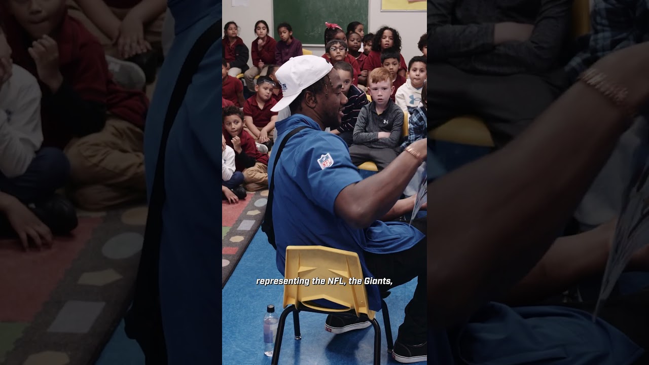 The moment we surprised Bobby Okereke with his WPMOY honor 🙌 #shorts #nfl #Giants #nygiants