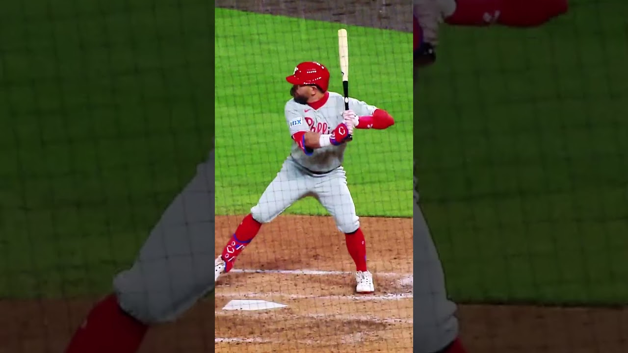 IT'S OFFICIAL! Kyle Schwarber is returning to Philadelphia! 🔔