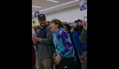 Jeffery Simmons spreads Holiday Magic🎁🌟