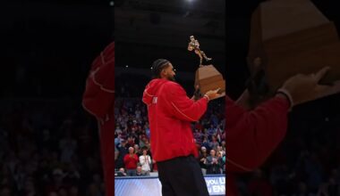 Dayton Celebrates Obi Toppin's Hall of Fame Induction with Naismith Trophy Presentation 🏆🎉