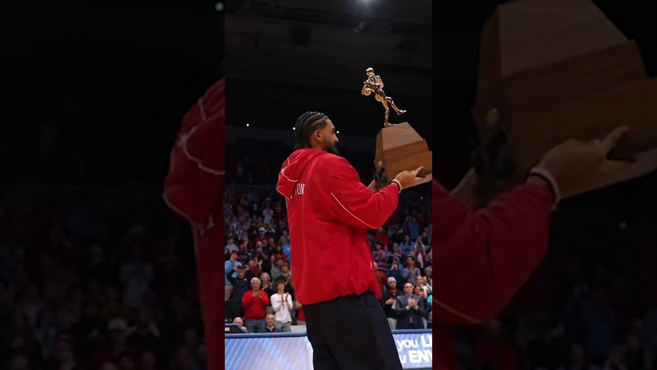 Dayton Celebrates Obi Toppin's Hall of Fame Induction with Naismith Trophy Presentation 🏆🎉