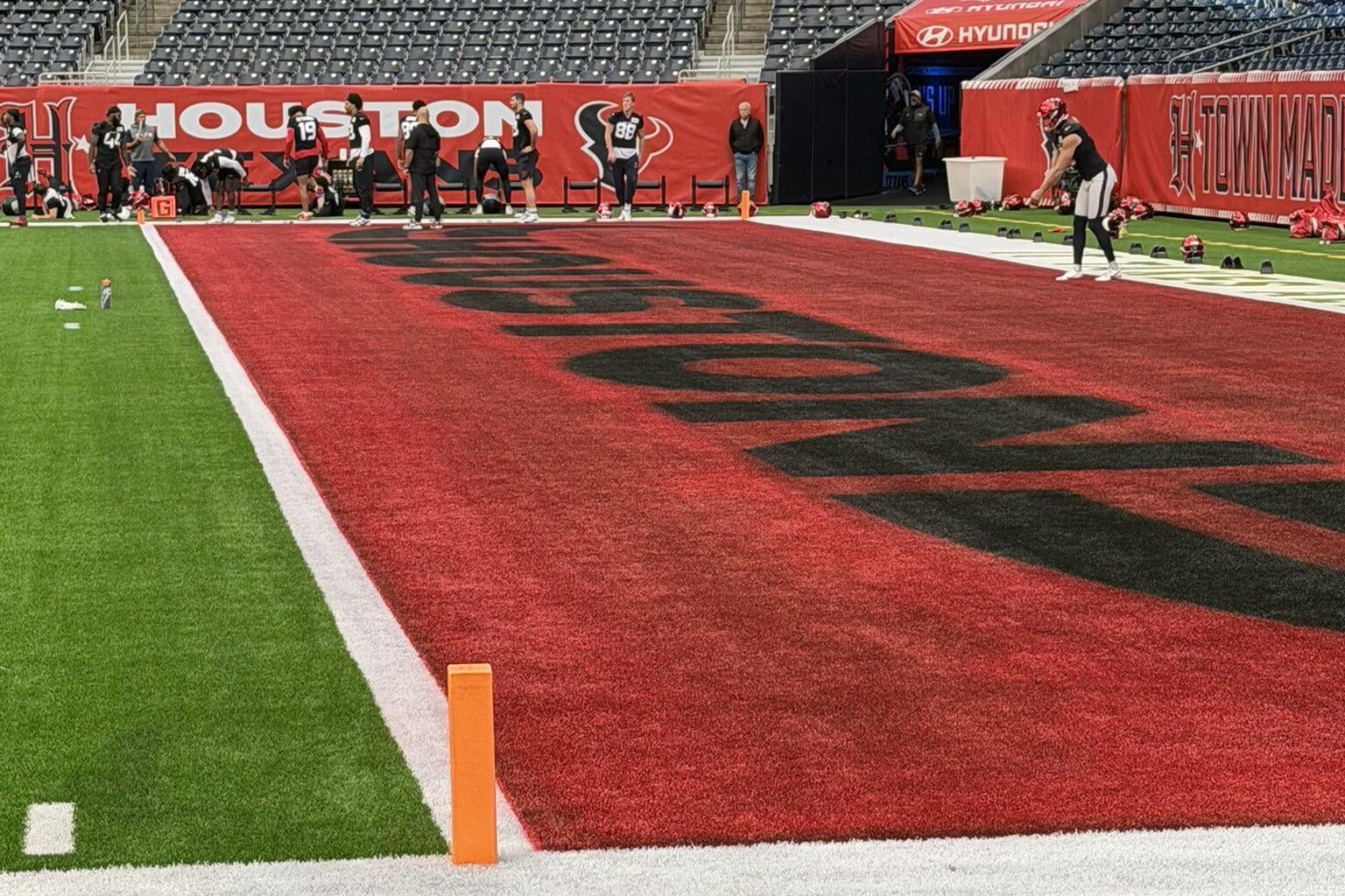 Seems like we are getting Battle Red end zones again!