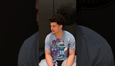 warming up our vocal chords 🎄🎶🎤  #nba #nbateam #christmas #caroling #singing