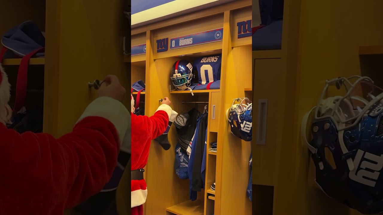 Early Christmas Gift 🎁 #shorts #nfl #Giants #nygiants #newyorkgiants