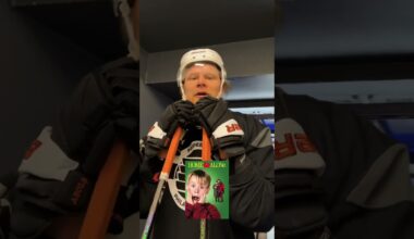 Flyers Mini Mic: What's your favorite Christmas movie? #shorts