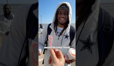 Happy Holidays ❄️ | @AmericanAirlines  #DallasCowboys #NFL #MerryChristmas #football #travel #shorts