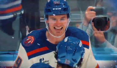 Happy Holidays from Hunter & the Oilers!