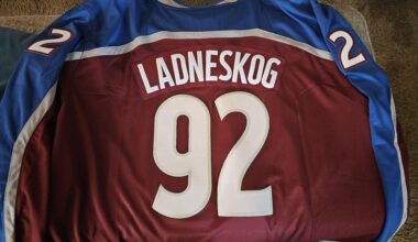 A huge thank you to the NHL store for my Ladneskog jersey from the Colordao Avalahcne.