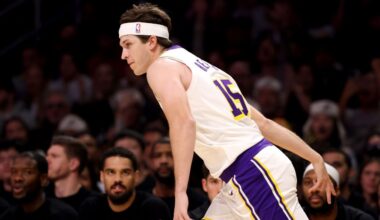 Lakers' Austin Reaves exits Christmas Day game due to calf soreness