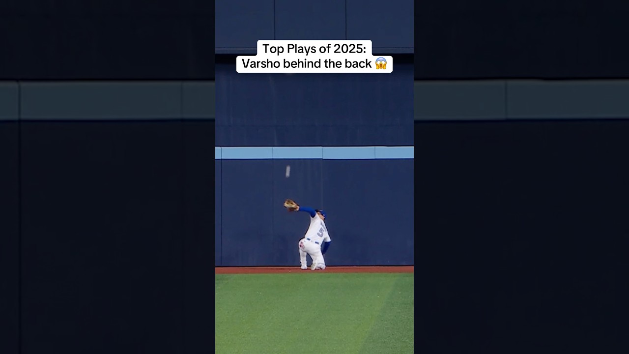 DAULTON 😱 VARSHO 🤯 #MLB #BlueJays #Toronto #DaultonVarsho