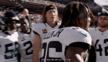7th round rookie RB leading a huddle before a game