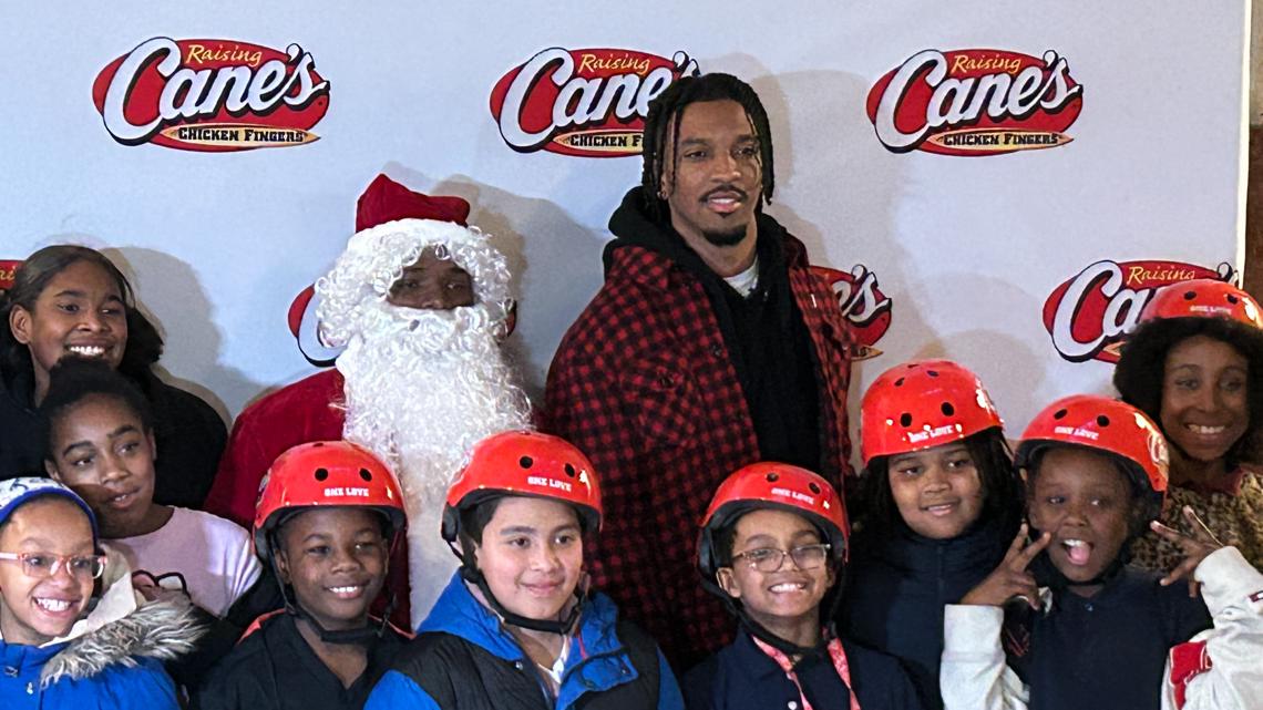 [John Doran] Jayden Daniels gifts brand new bikes to 100 kids with the Boys and Girls Club of Greater Washington