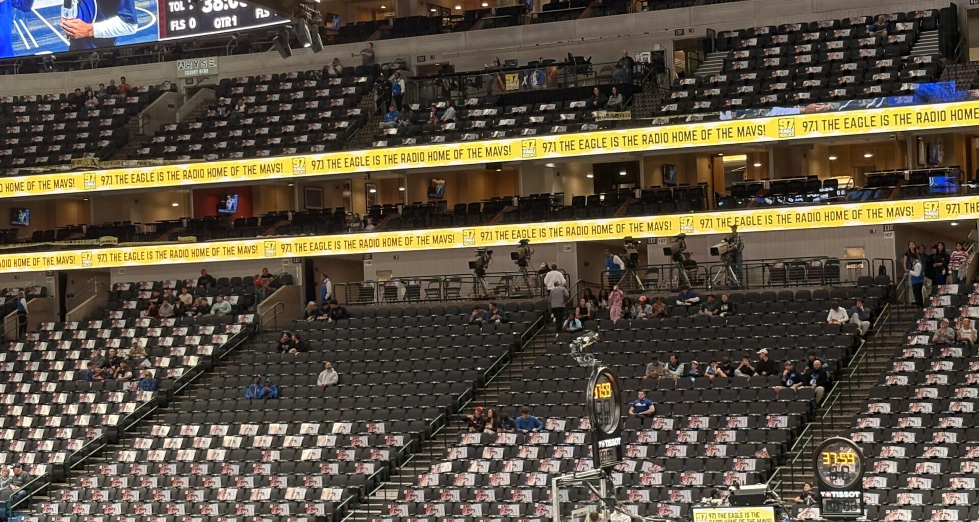 Does anyone know why these seats don’t get clappers?