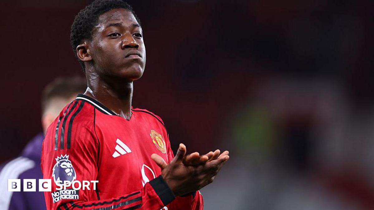 Manchester United midfielder Kobbie Mainoo