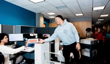 Grant personally hands out gifts to 410 employees