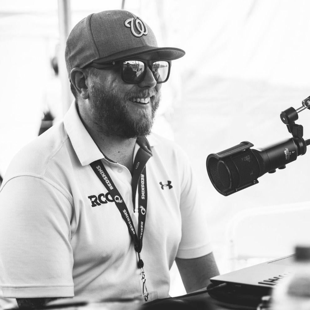 Former PHI tight end Zach Ertz suffers horrendous knee injury at MIN, carted off