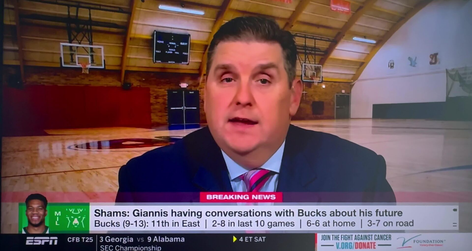 [Windhorst] The Milwaukee Bucks are NOT expected to open up a Giannis Antetokounmpo sweepstakes to the entire league. Antetokounmpo will get to pick a team and Milwaukee will try their best to get a trade done with his preferred team.