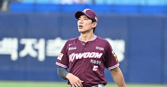 Five MLB Teams Eye Song Sung-mun Ahead of Posting Deadline