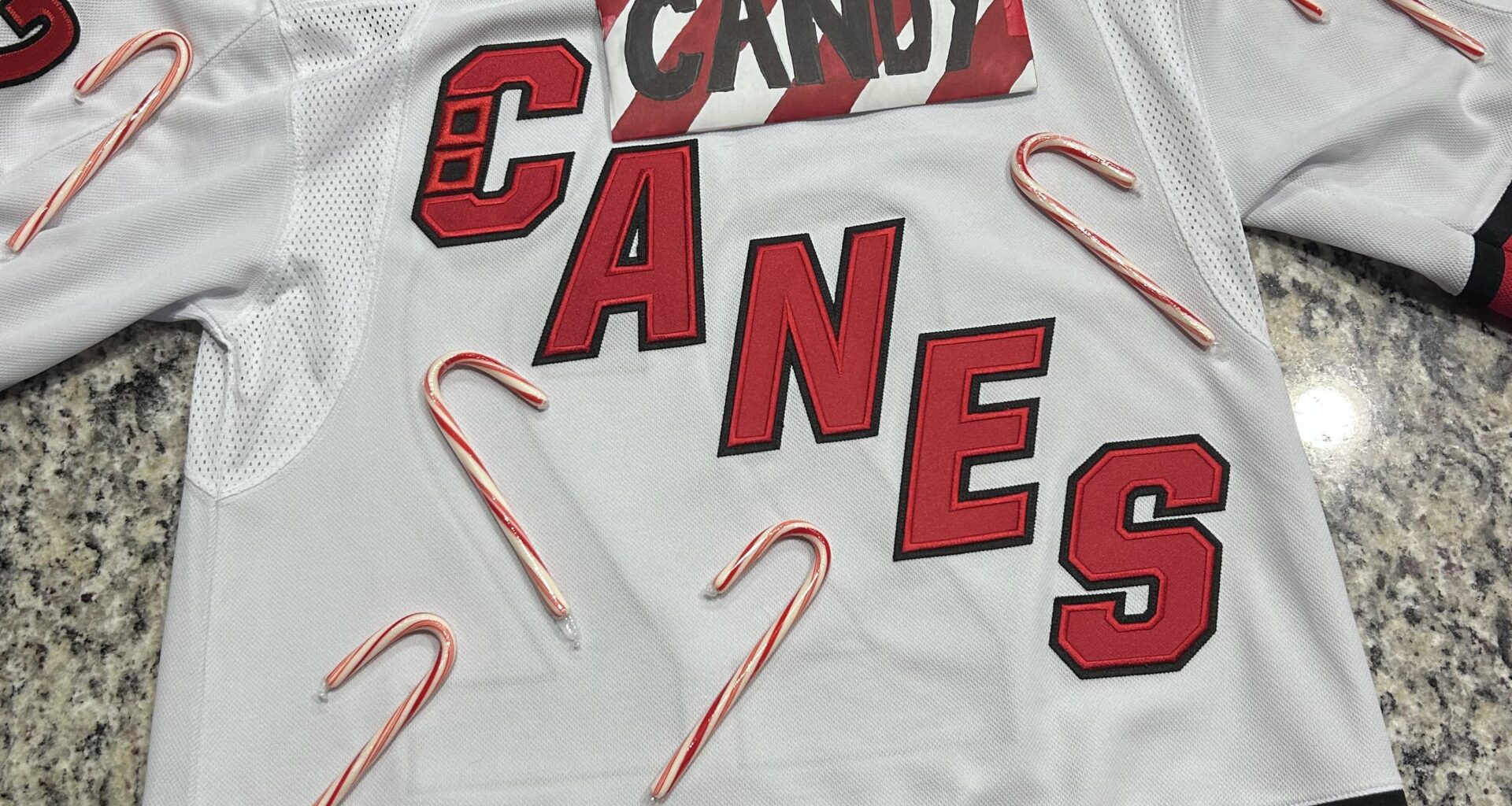 My work’s having an ugly sweater contest tomorrow so I figured id try this