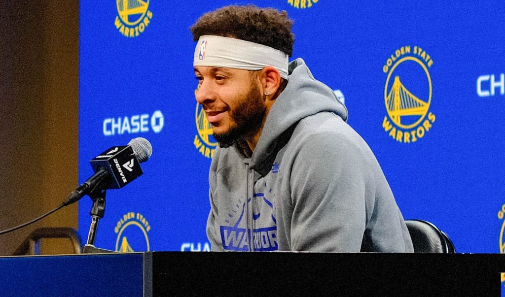 How does Steph Curry's brother, Seth Curry, fit in Warriors rotation?