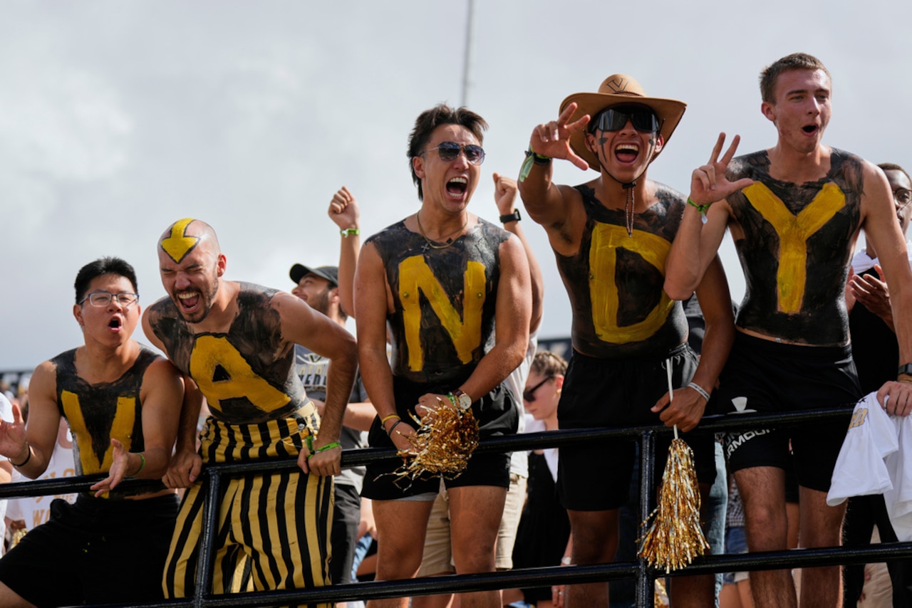 Utah St Vanderbilt Football