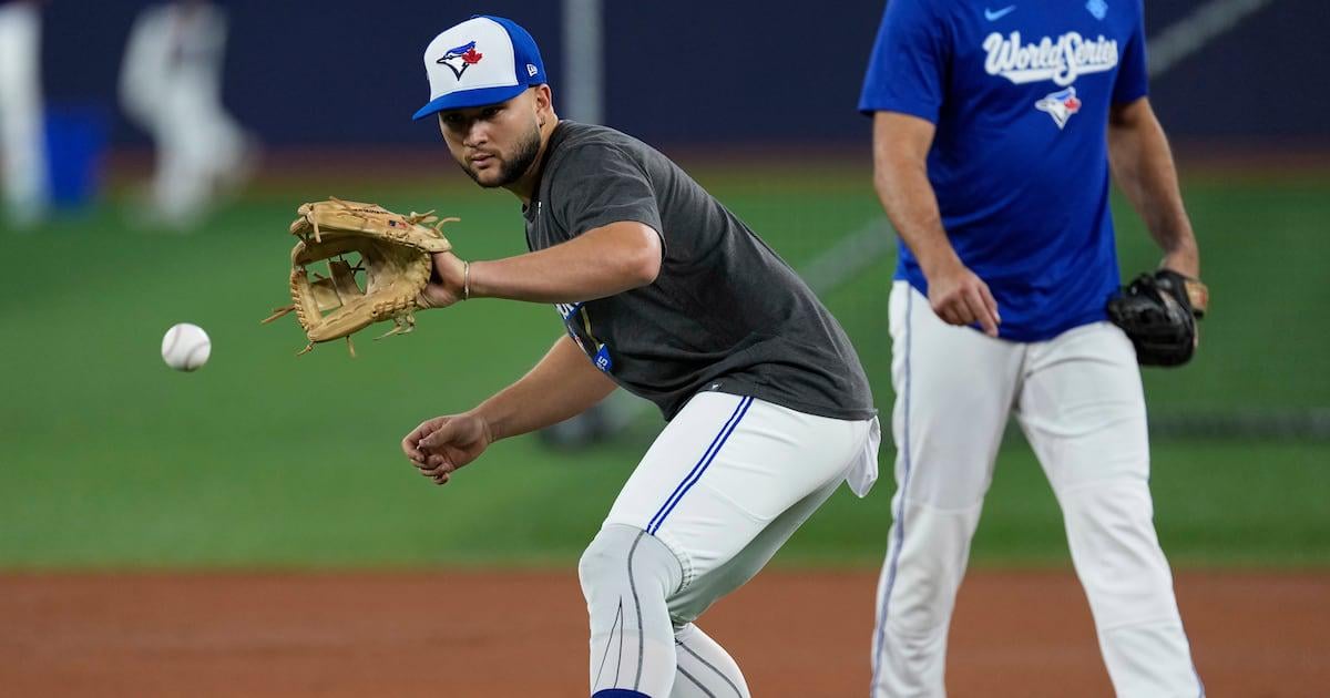 Report: Bo Bichette informs suitors he willing to move to 2B