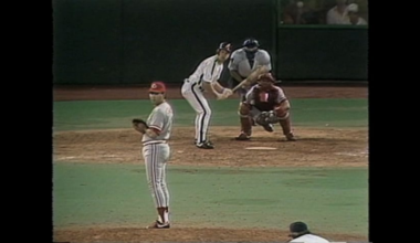 [Highlight] A frustrated Paul O'Neill, thinking the game is over, kicks the ball to his first baseman and saves the game