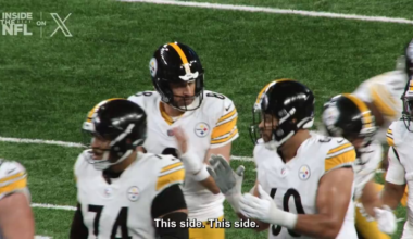 [Highlight] @insidetheNFL Week 16 Mic'd Up: Rodgers tells Gainwell to run a go route in the backfield and then he made one of the best plays of the year