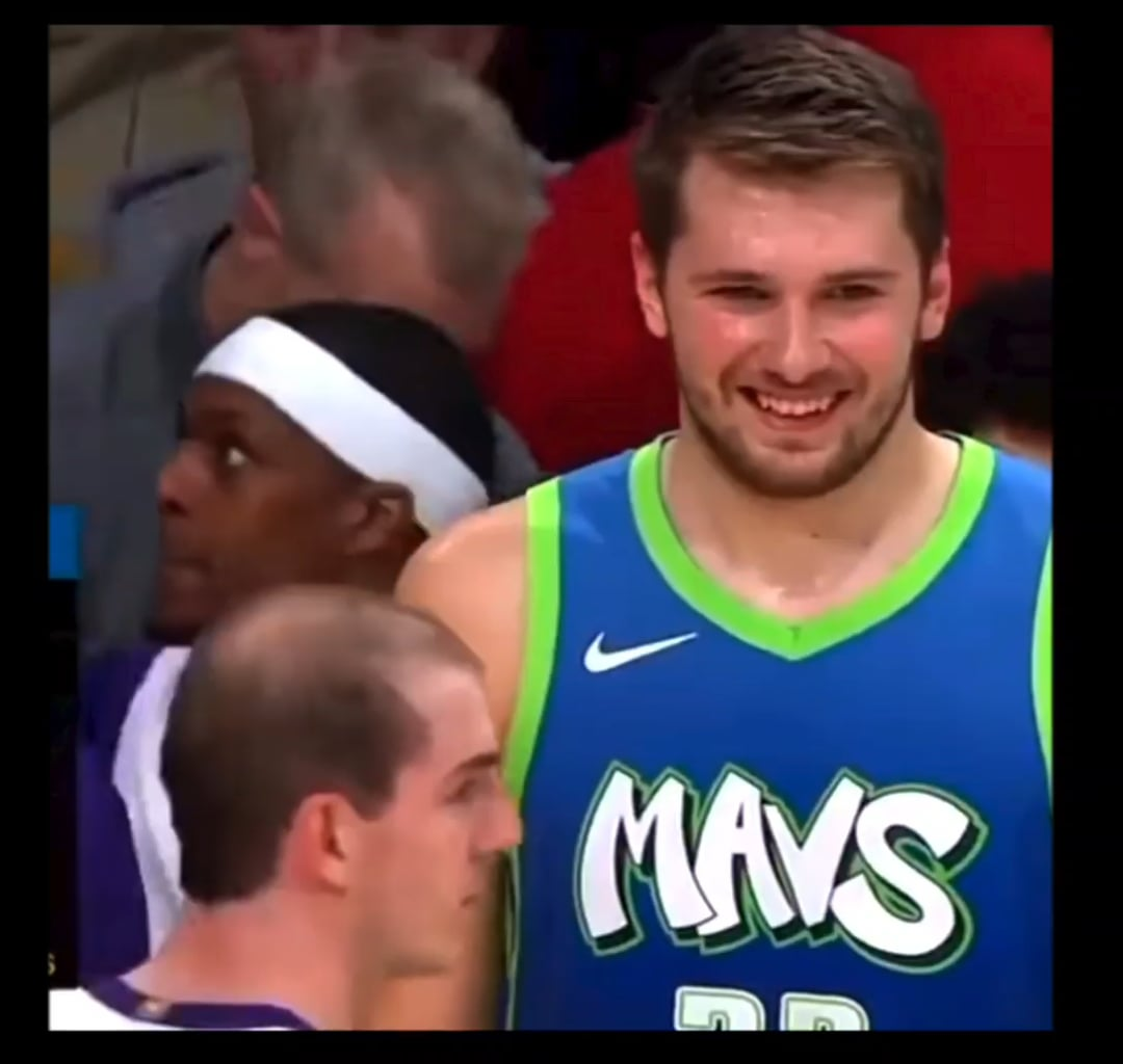 Throwback to when Rondo looked like he was about to risk it all for some Luka magic. 😂😂