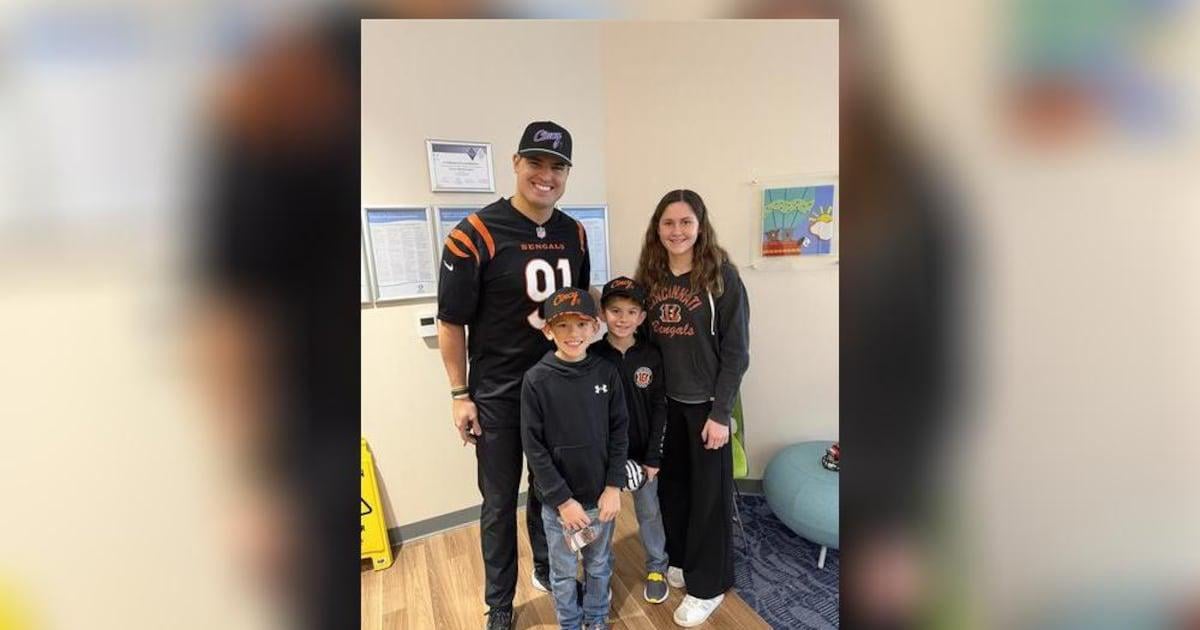 Bengals star Trey Hendrickson visits kids at Dayton Children’s Hospital