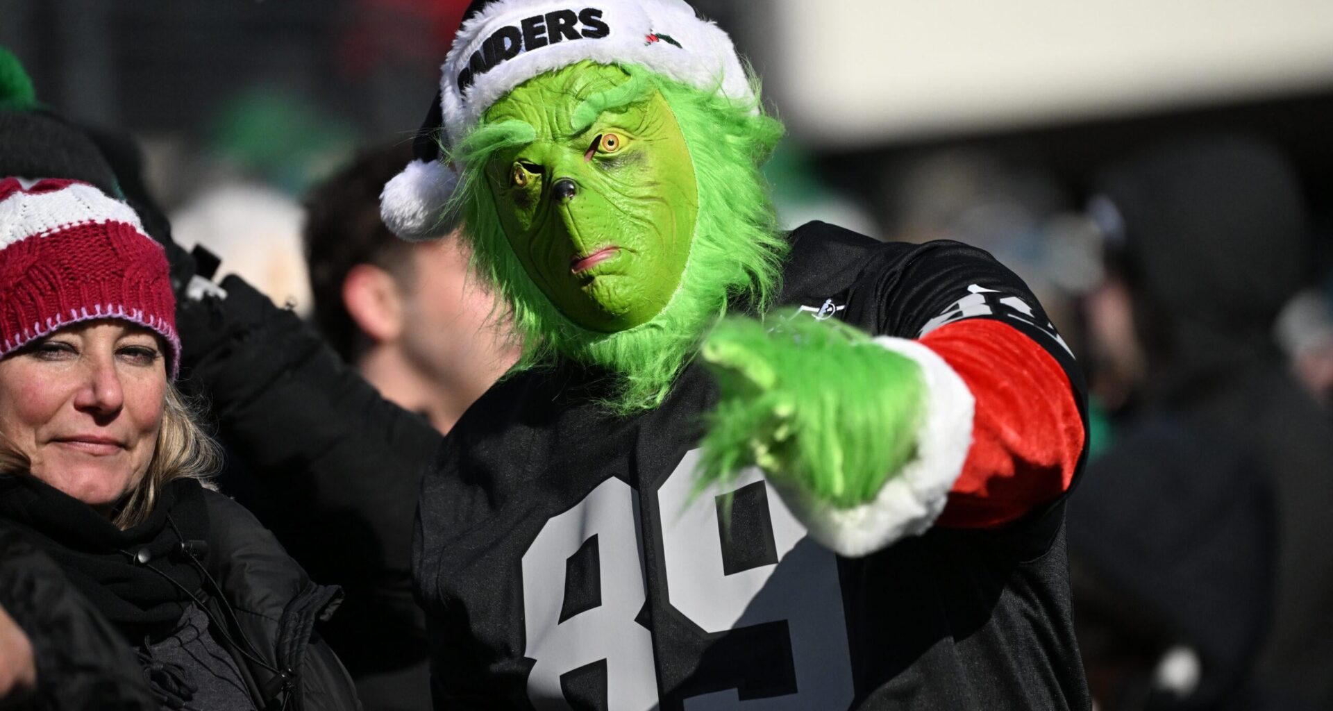[Bookies.com] NFL's Grinchiest Fans -  Bills Among Least Grinchy Fans