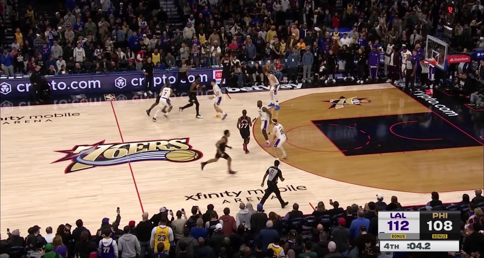 [Highlight] LeBron flies in to steal PG's inbound pass and ice a Lakers win