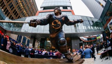 Jets, NHL in talks to restore team's original records