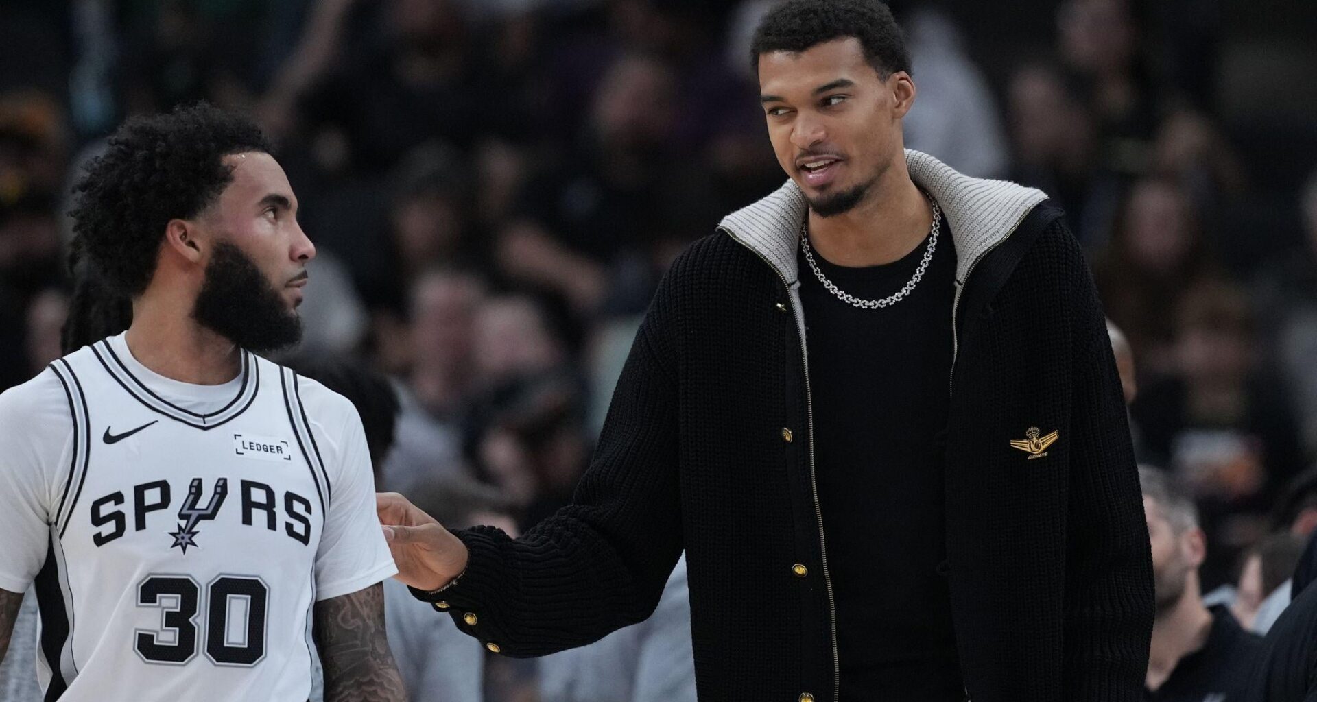 Victor Wembanyama, Stephon Castle, and Jordan McLaughlin all traveled to New Orleans and were full participants in practice. Luke Kornet is expected to play Monday