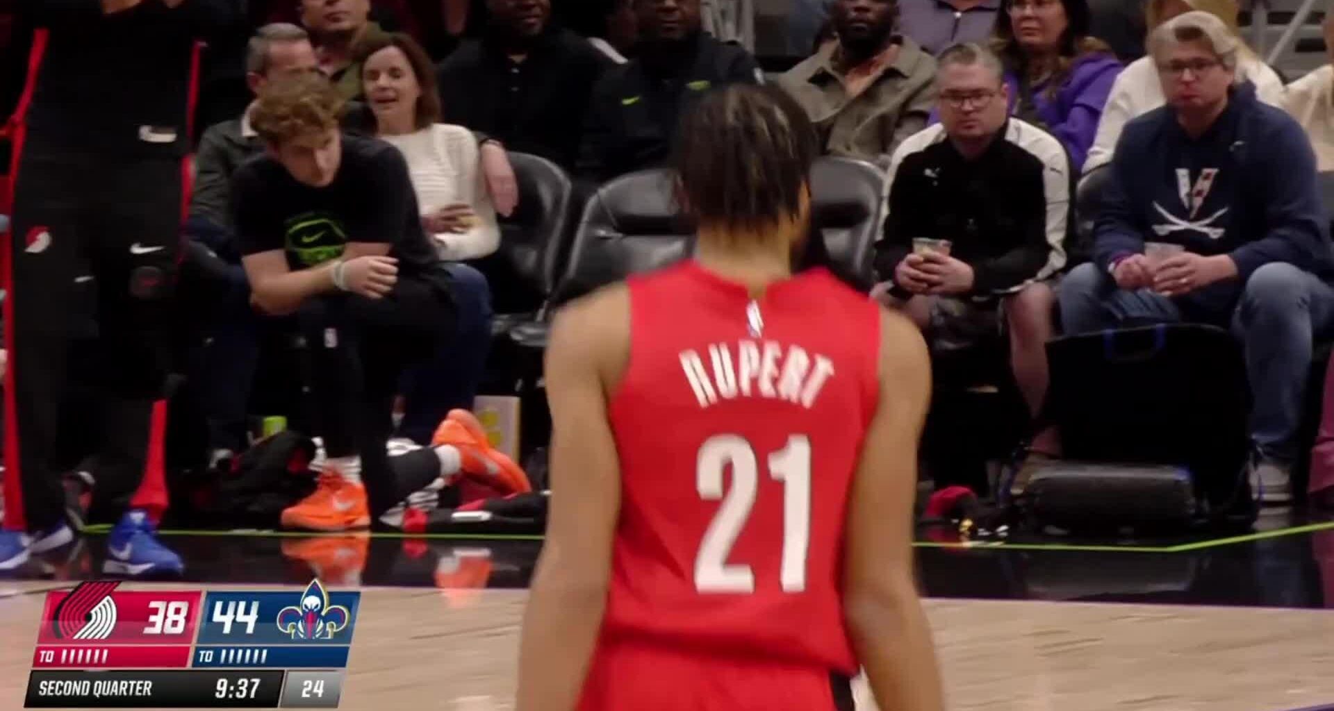 Rupes gives the Blazers a boost with 2 threes