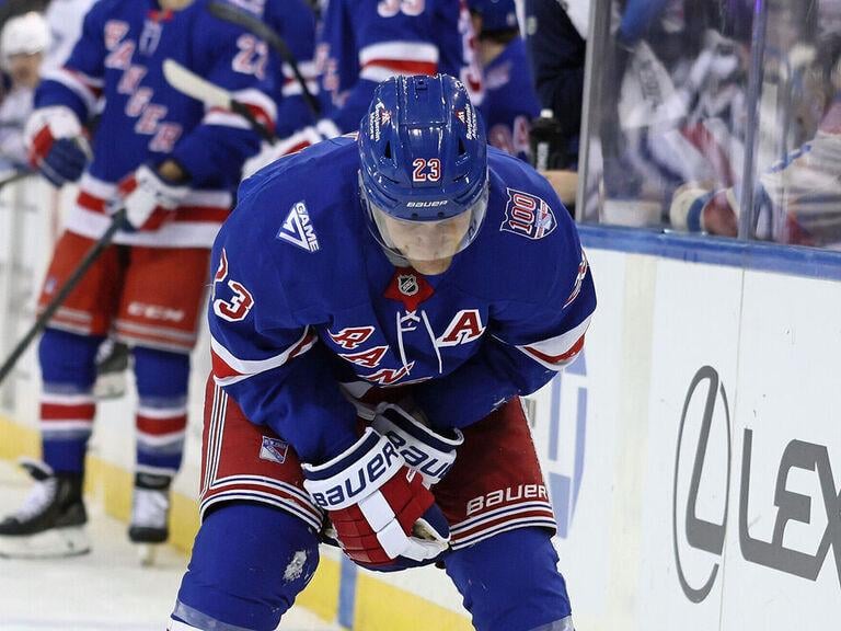 Rangers' Fox lands on LTIR with reported shoulder injury