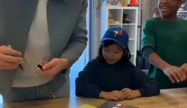 Freddie Freeman to kid Jays fans: "You guys have Vladdy, I think you guys are just fine!"